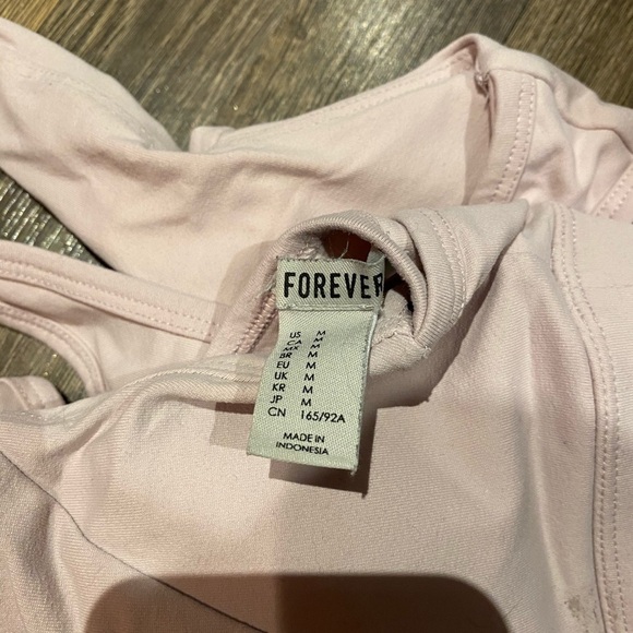 Lot of two Forever 21 sports bras size M - Picture 3 of 3